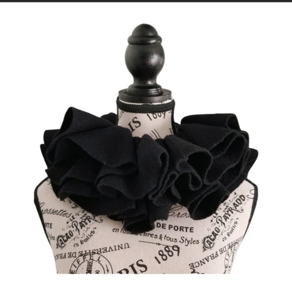 Indies Vamp Avant Garde Black Wool Ruffle Collar - Picture 7 of 8